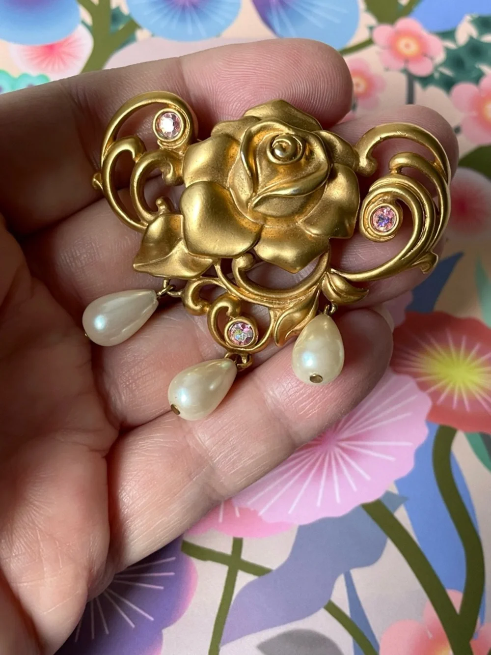 Vintage goldtone Avon faux pearl teardrop pink AB crystal rose brooch fairycore